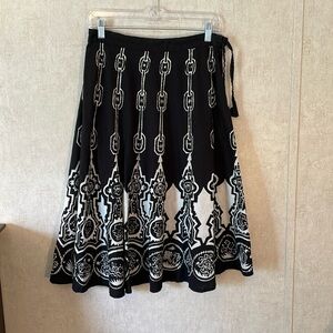 Provogue black midi skirt with white patterns size medium. 100% cotton.